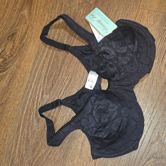 NWT VANITY FAIR BLACK LACE UNDERWIRE BRA. #6057 - Picture 1 of 6